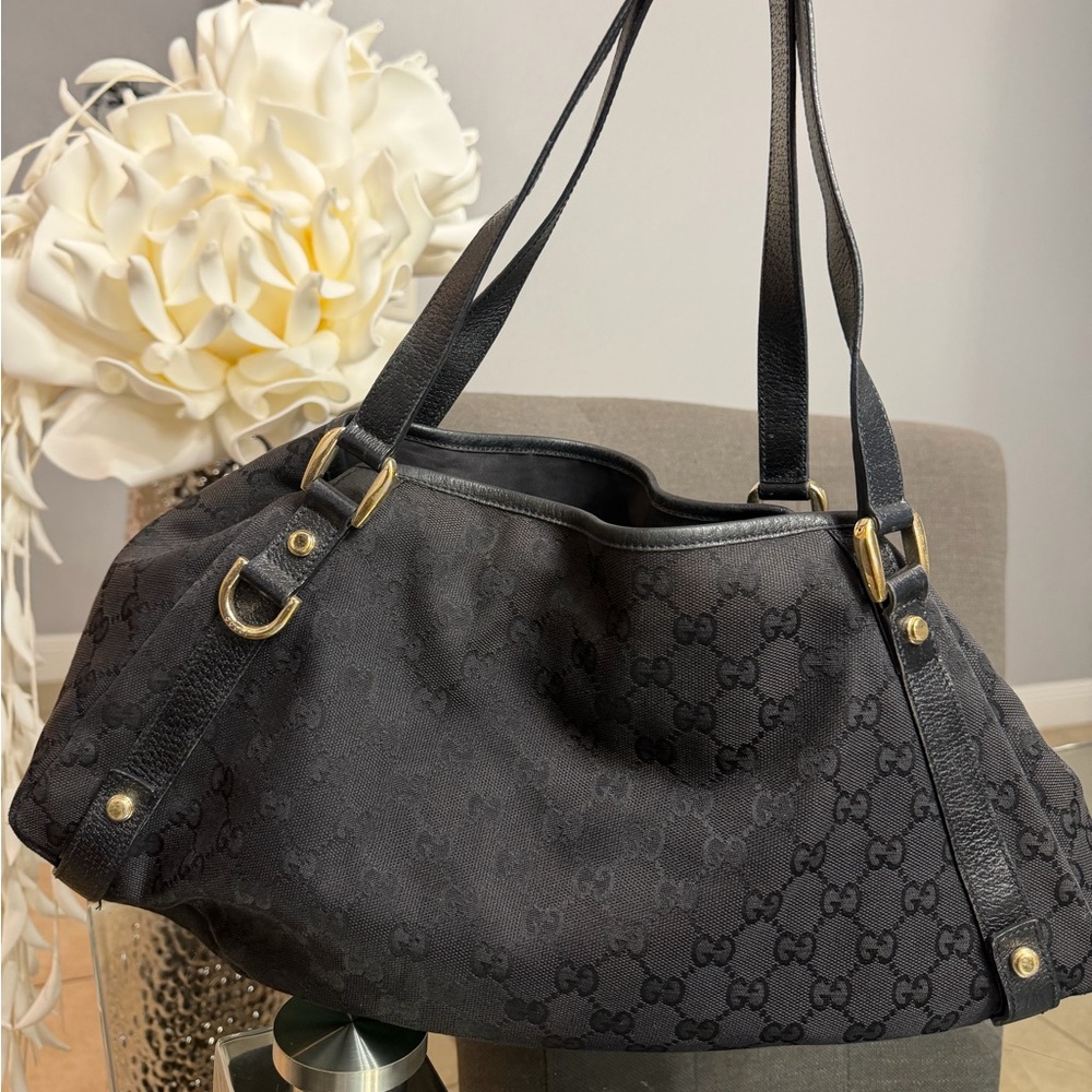 Gucci Black Monogram Shoulder Bag - Picture 2 of 10